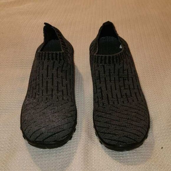 Gray/black knit pull on sneakers - Picture 9 of 10